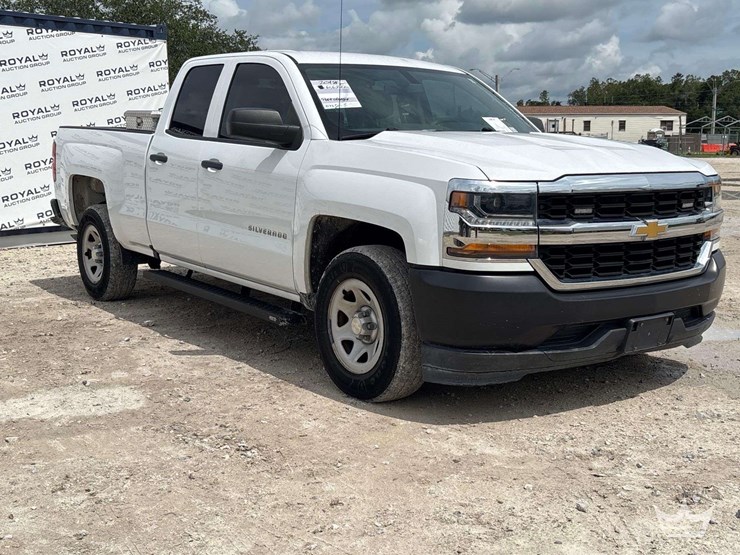 2018-chevrolet-silverado-1500-image-2