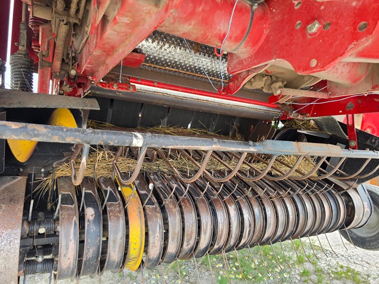 2003-case-ih-rbx462-image-4
