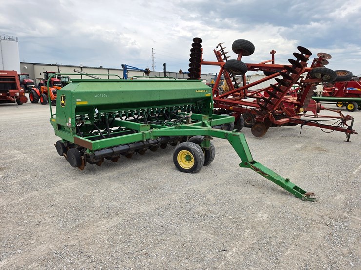 2002-john-deere-1590-image-16