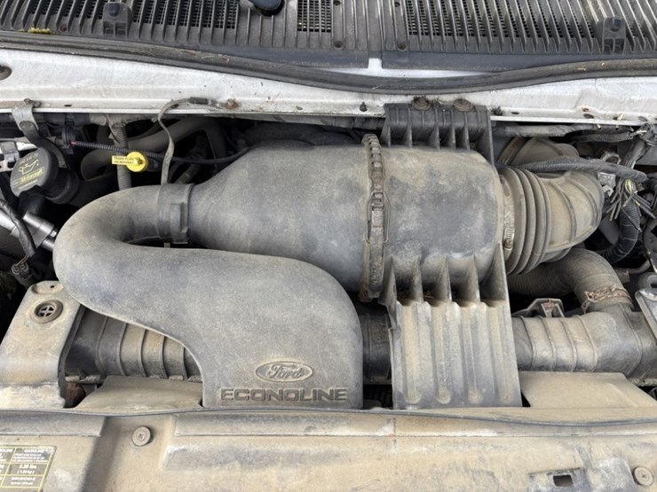 2012-ford-e350-image-14