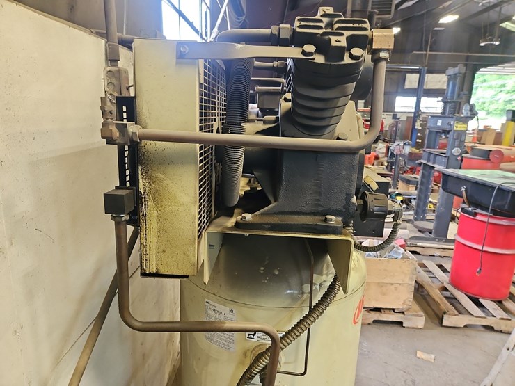 ingersoll-rand-80-gallon-air-compressor-image-3