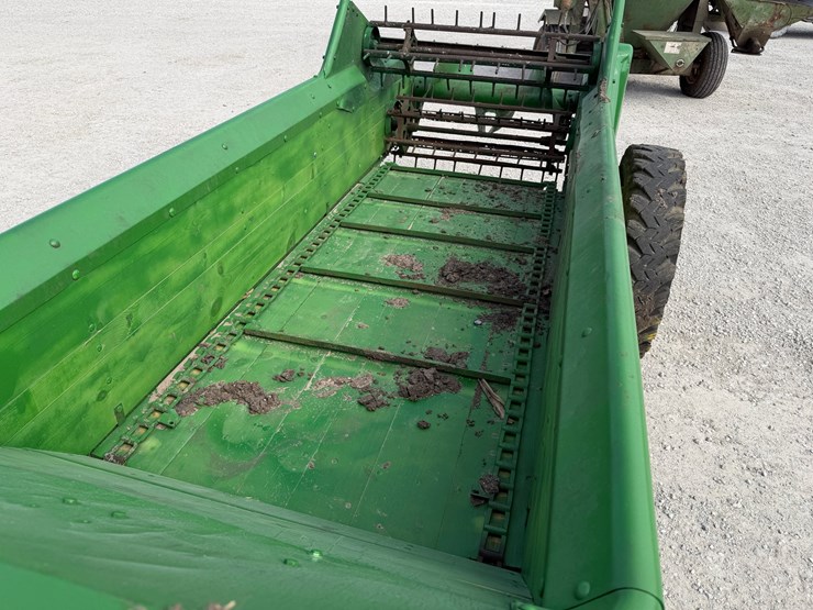 #209484-•-john-deere-manure-spreader-image-3