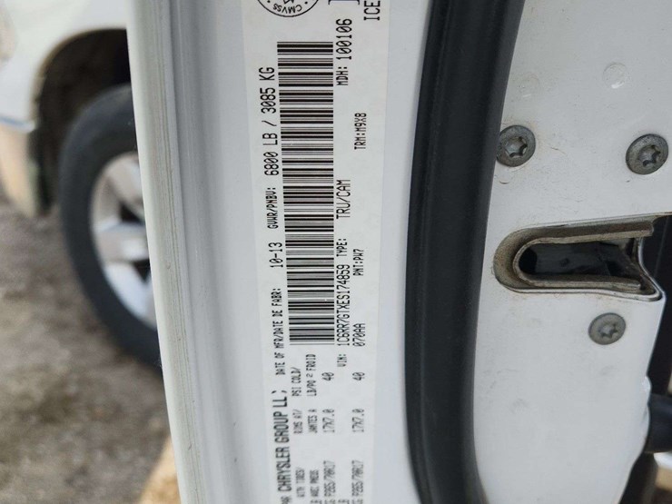2014-dodge-1500-image-16