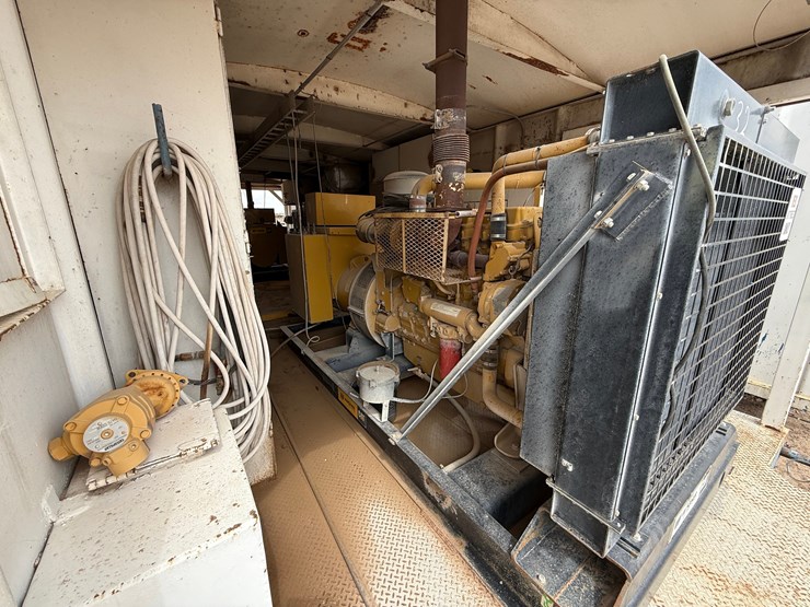 2012-caterpillar-c15-image-8
