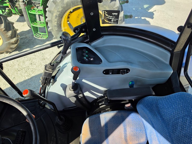 2013-new-holland-ts6.120-image-13