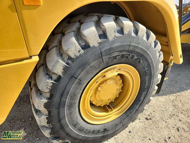 2017-caterpillar-730-image-25