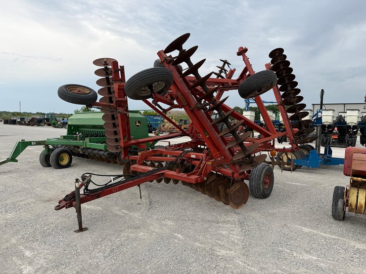 case-ih-3950-image-10