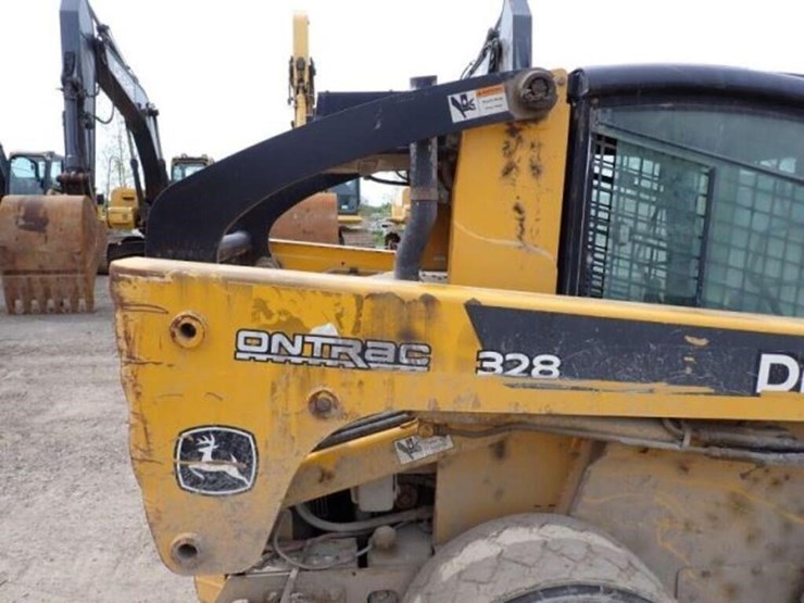 2008-john-deere-328-image-32