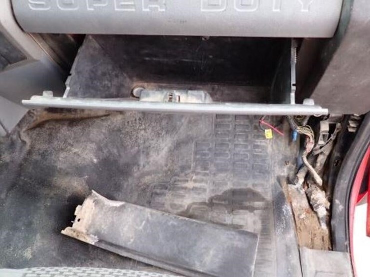 2016-ford-f550-xlt-image-40
