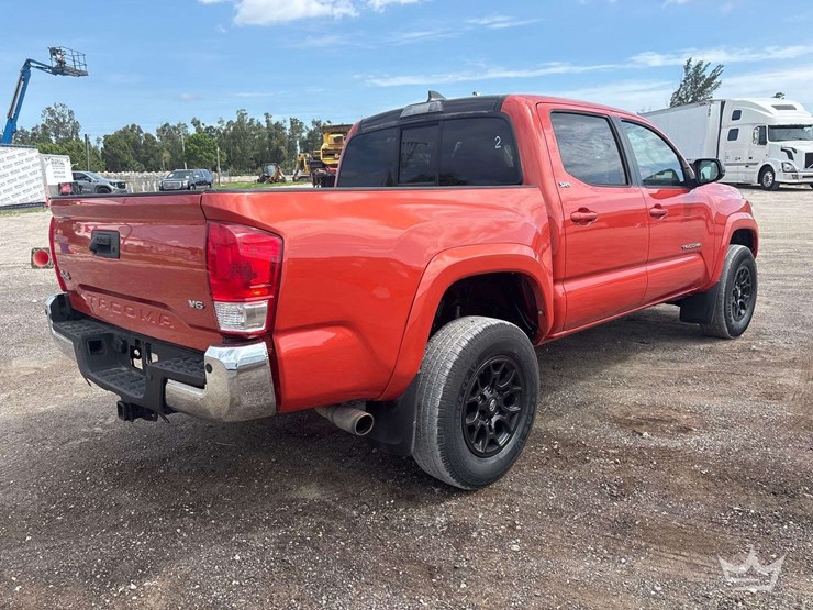 2017-toyota-tacoma-image-3