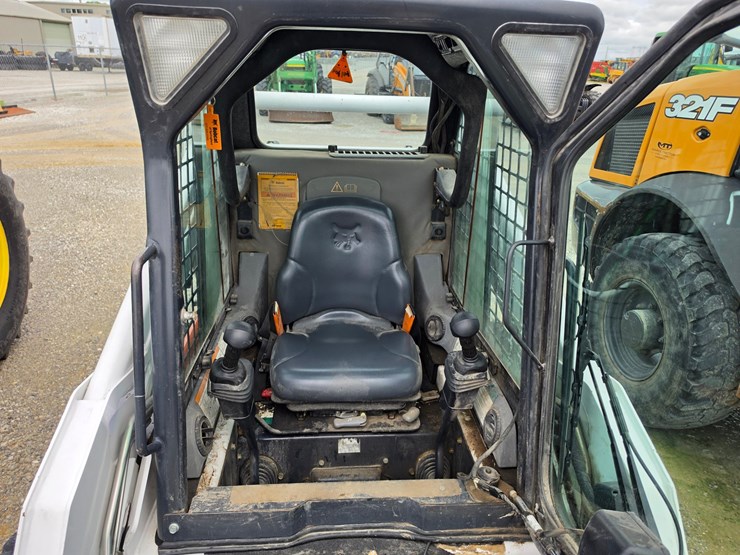 2002-bobcat-773g-image-7