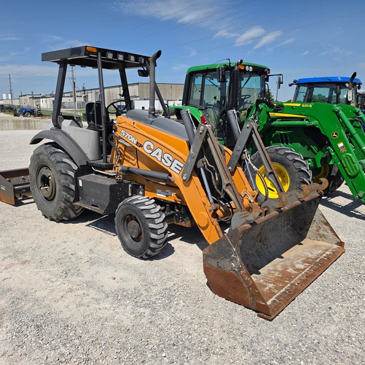 2018 CASE 570N EP