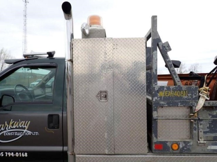2000-ford-f550-xl-image-30