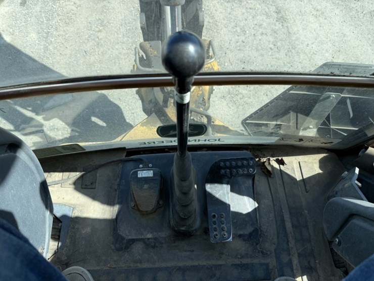 2014-deere-410k-image-35