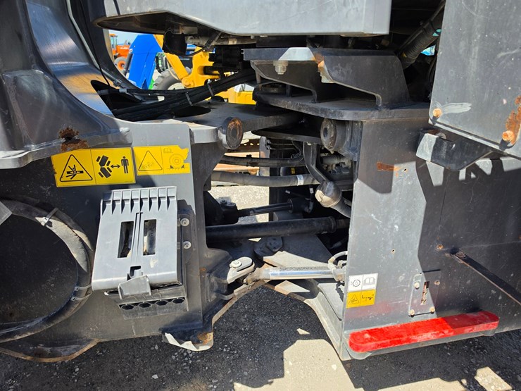 2021-doosan-dl220-image-7