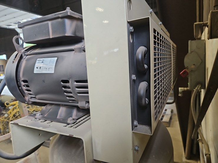 ingersoll-rand-80-gallon-air-compressor-image-6