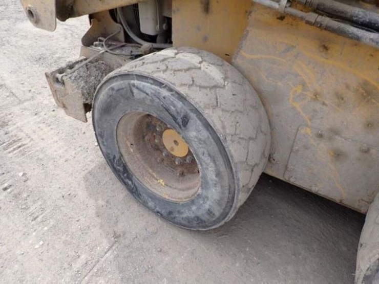 2008-john-deere-328-image-35