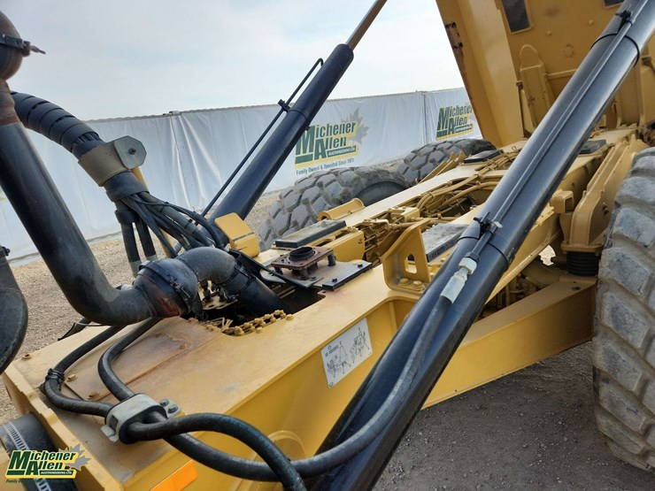 2017-caterpillar-730-image-20