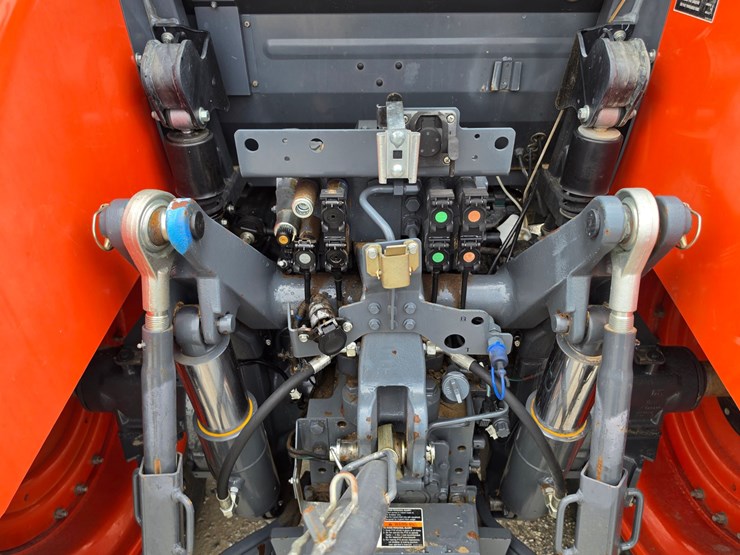 2015-kubota-m7-171-image-10