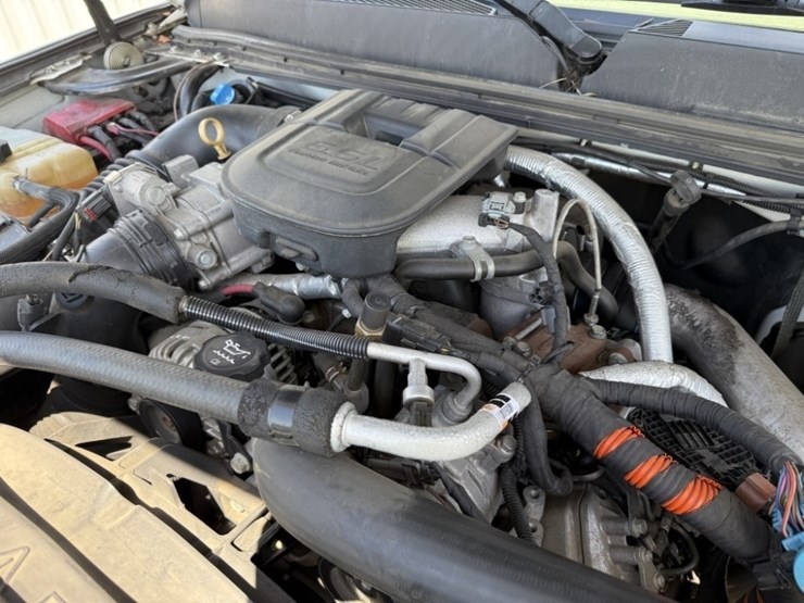 2011-gmc-sierra-2500-image-11