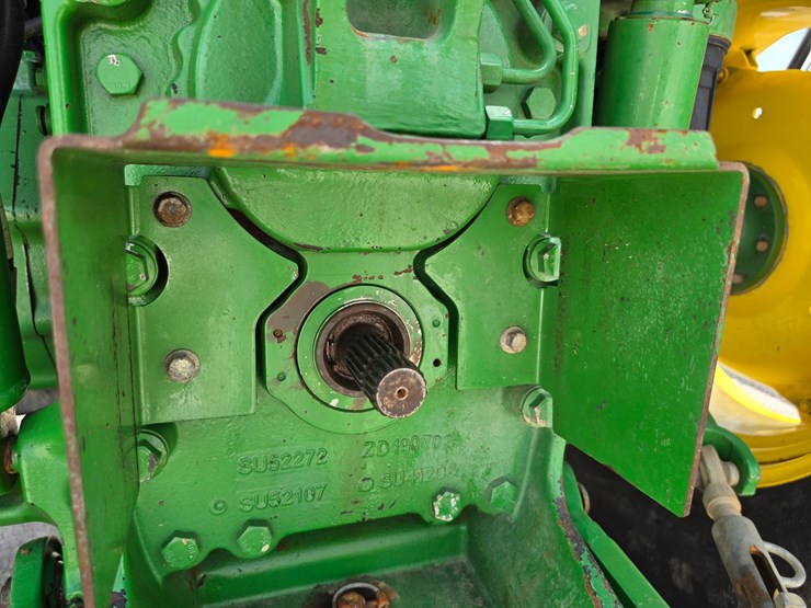 2020-john-deere-6105e-image-10