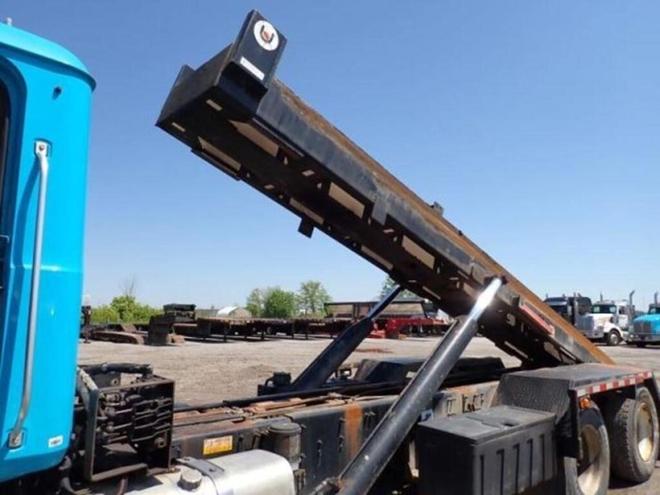 2015-mack-granite-gu813-image-81