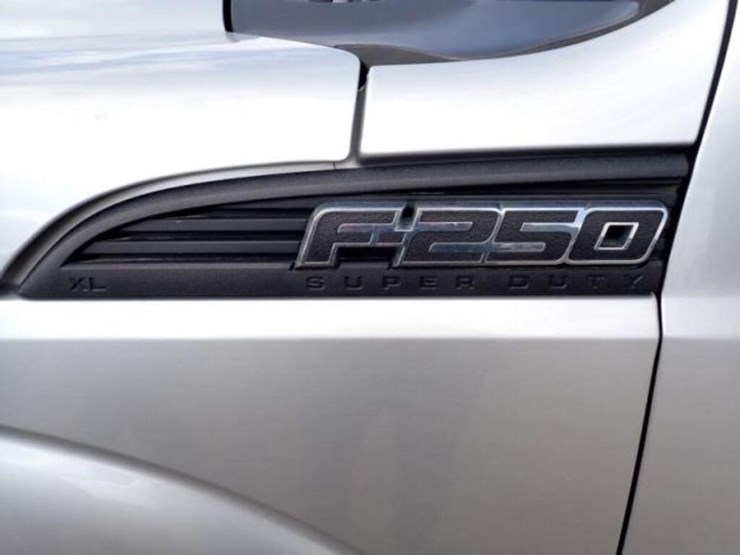 2013-ford-f250-xl-image-22
