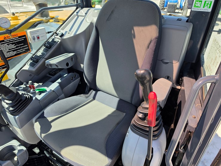 2018-deere-85g-image-19