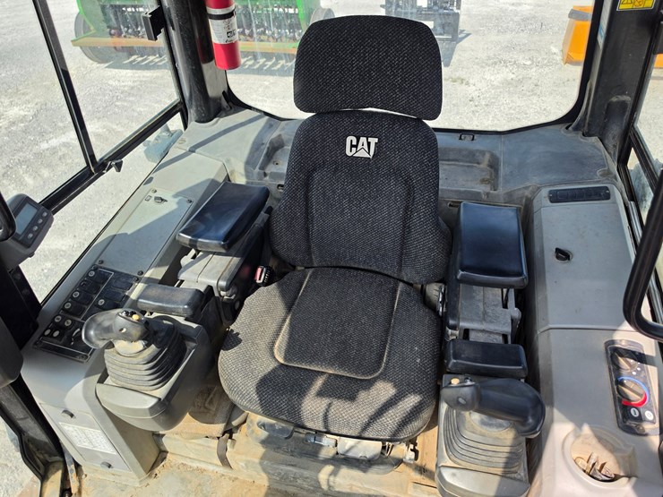 2009-caterpillar-d6k-xl-image-21