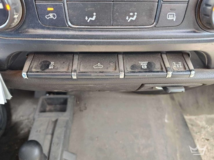 2019-chevrolet-silverado-3500-image-13