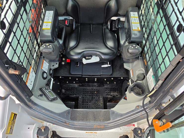 2016-bobcat-t595-image-9