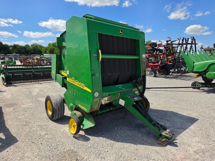 2003-john-deere-567-image-1