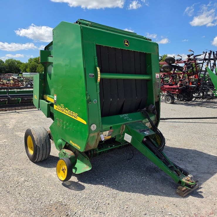 2003 JOHN DEERE 567