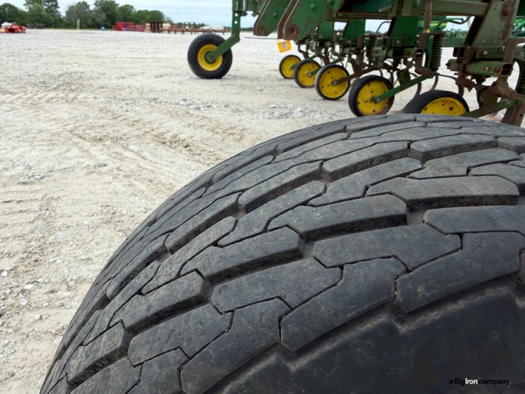 john-deere-845-image-19