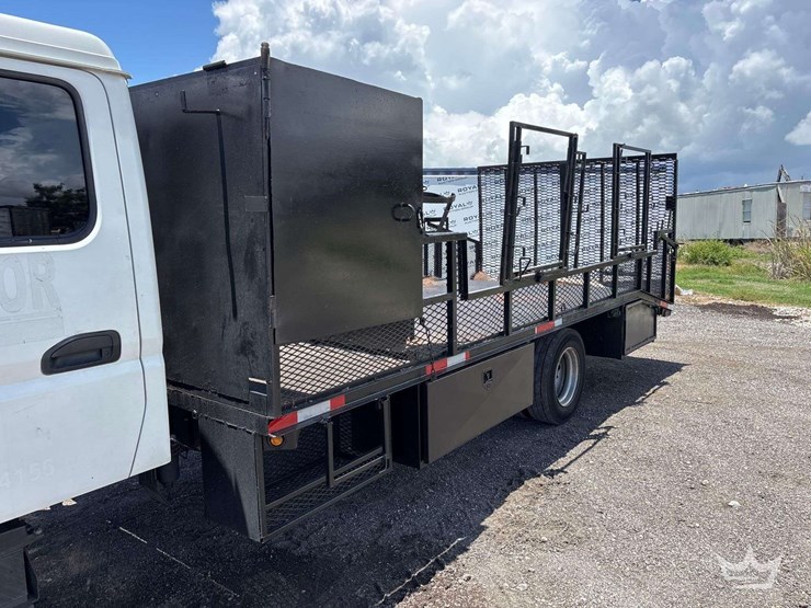 2015-mitsubishi-fuso-fec72w-image-18