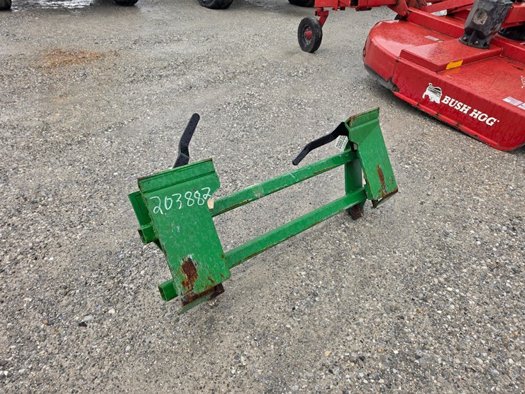 #203882-•-john-deere-euro-to-ss-adapter-image-1