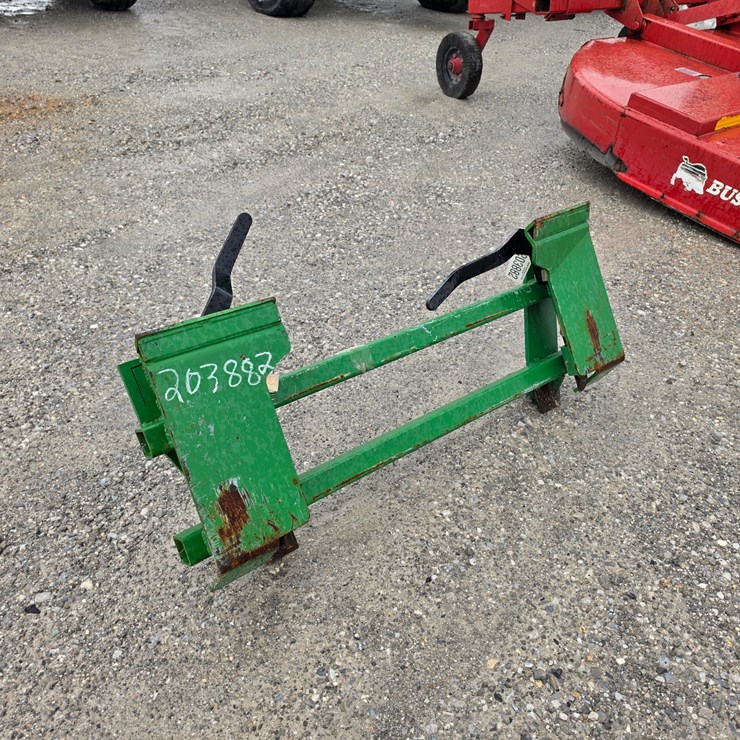 #203882 • John Deere Euro TO SS Adapter