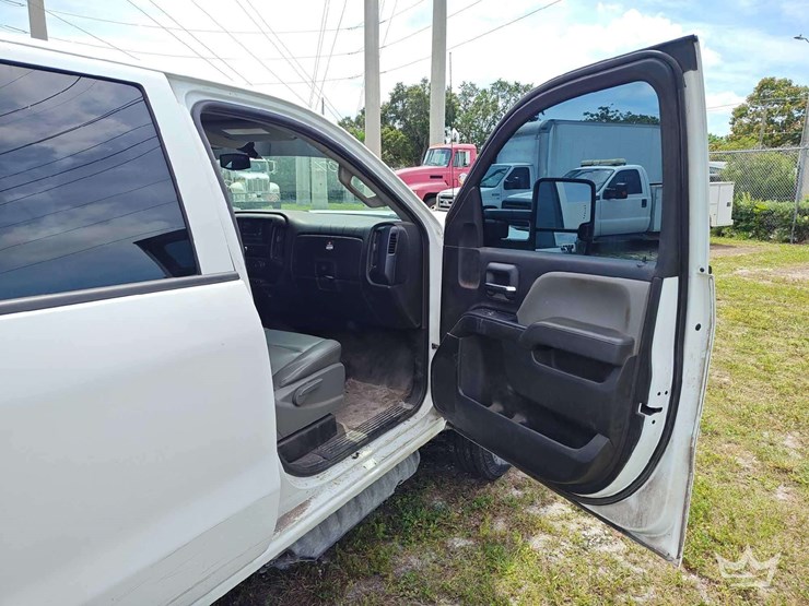 2019-chevrolet-silverado-3500-image-16