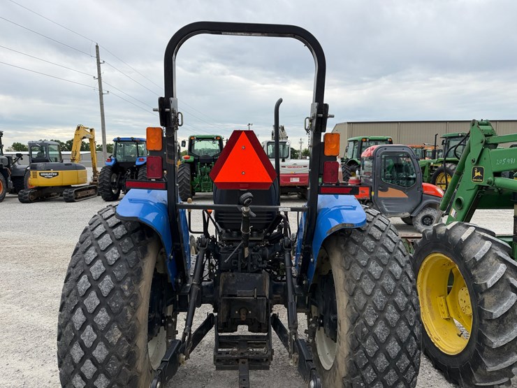 2014-new-holland-workmaster-65-image-18