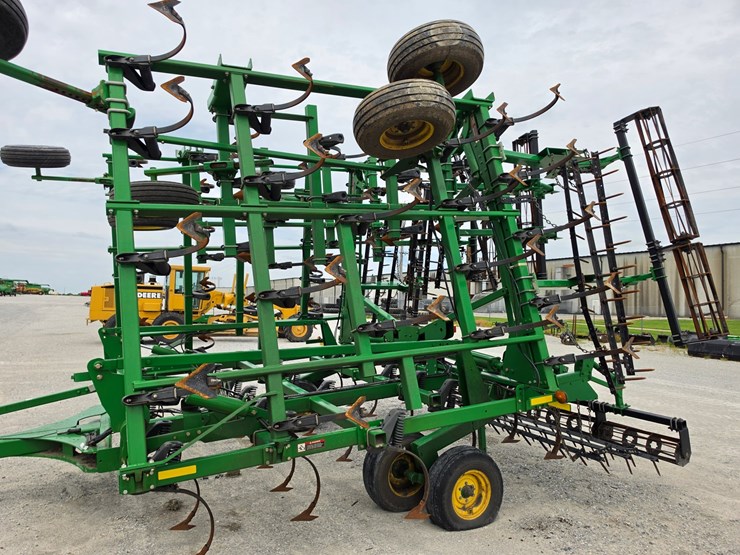 2011-john-deere-2210-image-8