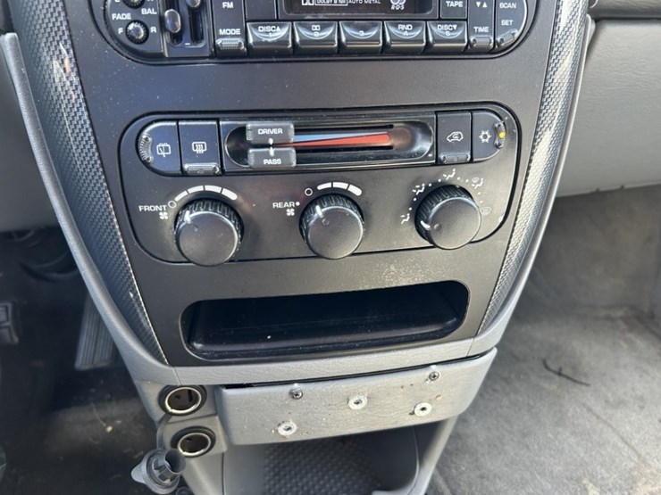 2006-dodge-grand-caravan-image-19