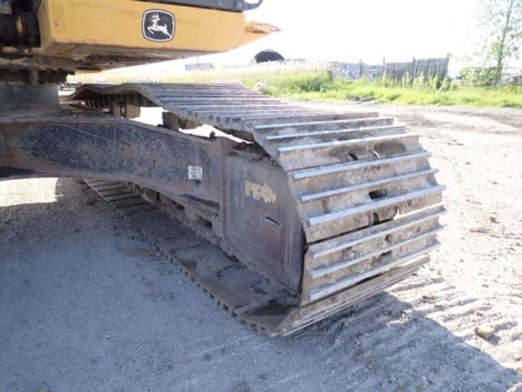 2009-deere-270d-lc-image-35
