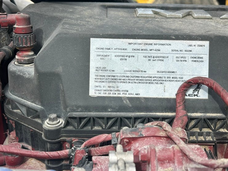 2019-mack-granite-104fr-image-19
