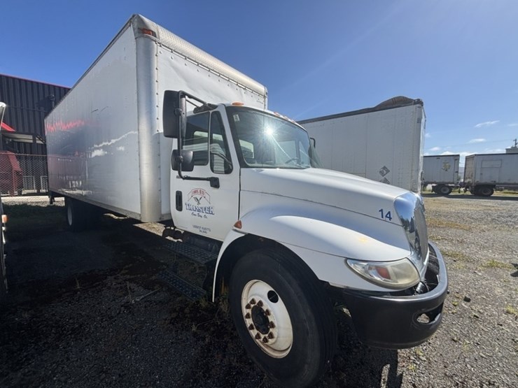 2012-international-durastar-4300-image-3