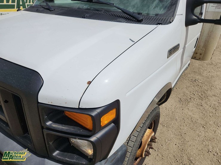 2008-ford-e350-image-32