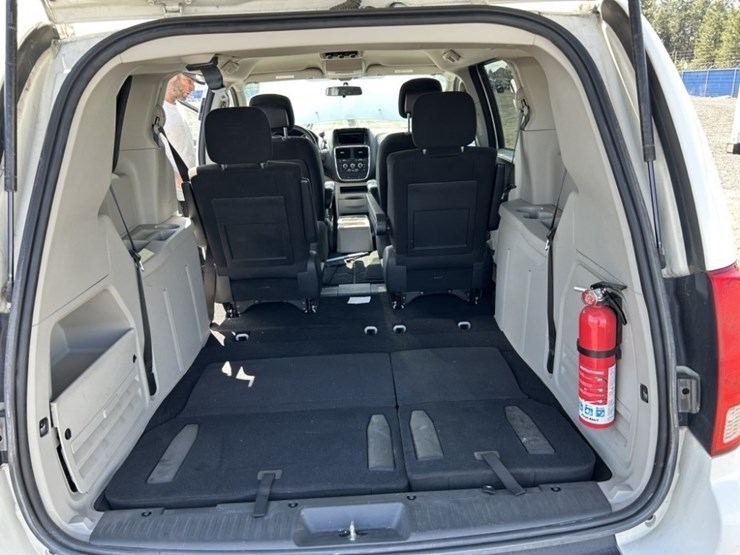 2011-dodge-grand-caravan-image-34
