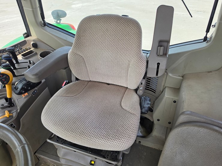 2023-john-deere-6145m-image-11