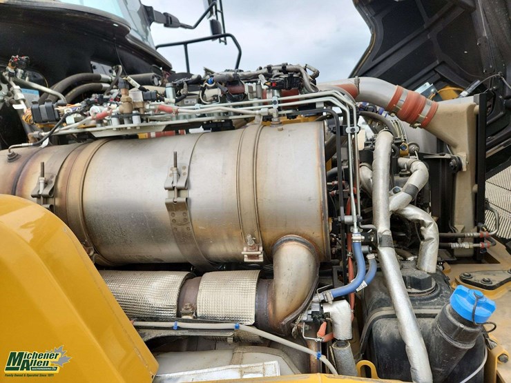 2022-caterpillar-730-image-24