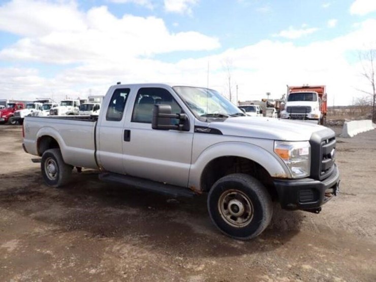 2013-ford-f250-xl-image-3