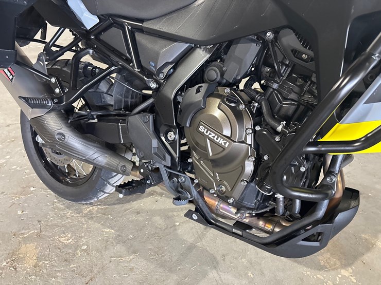 #23988-•-2023-suzuki-dl800de-image-6
